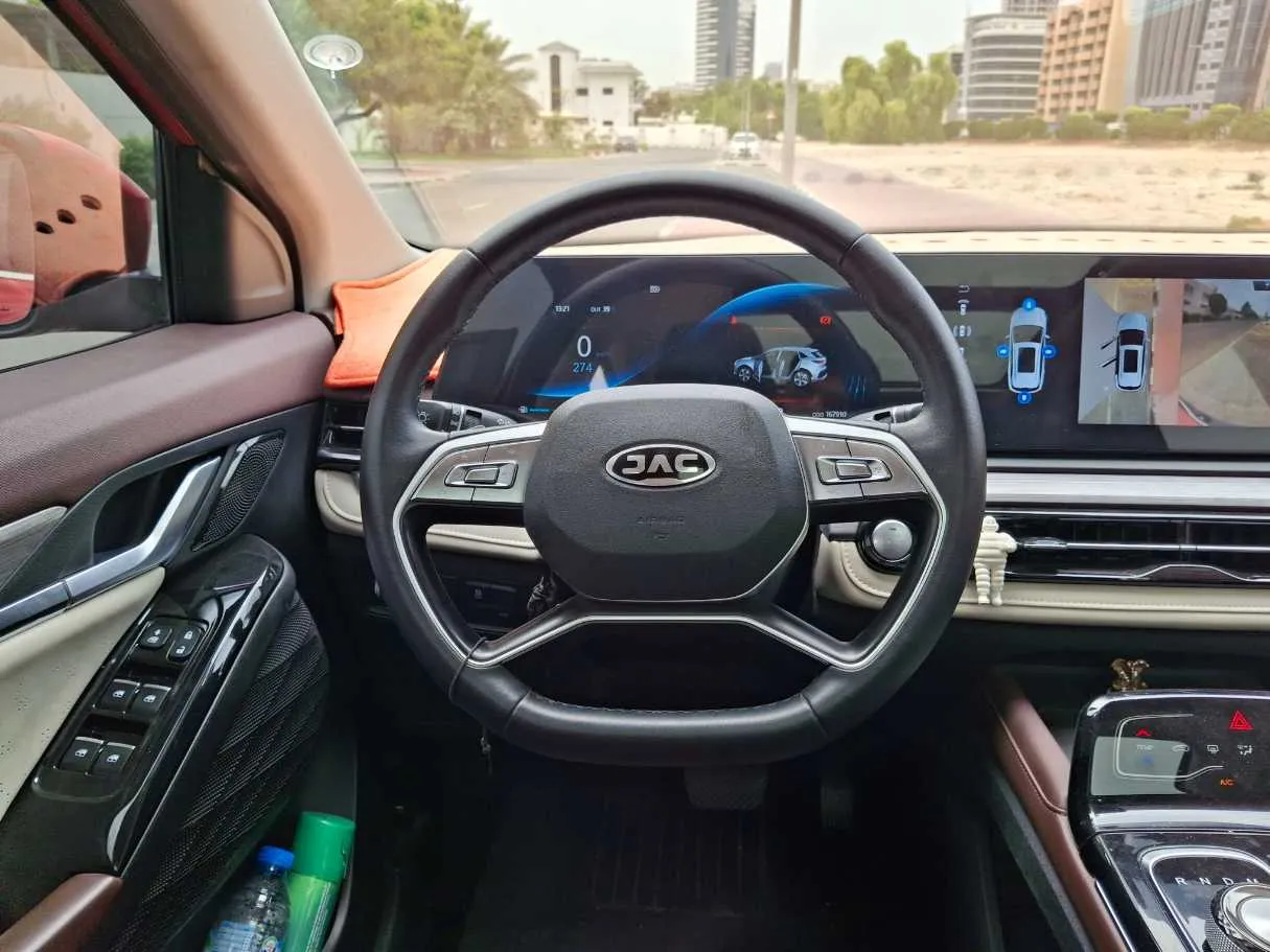 Car image 17