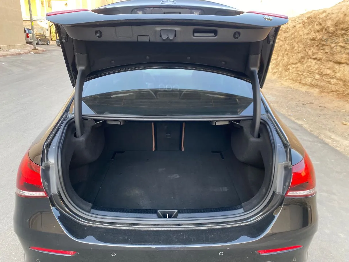 Car image 21