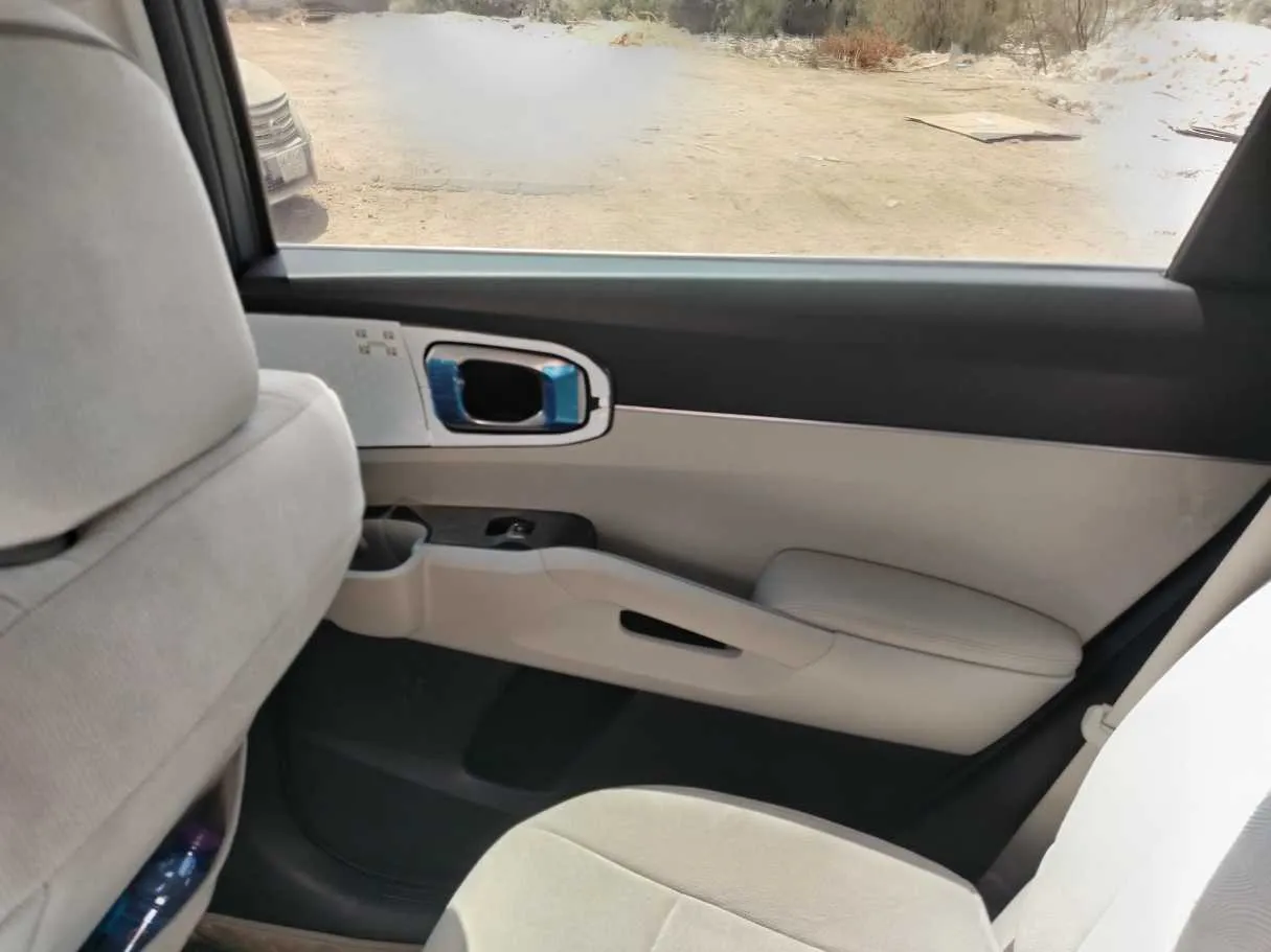 Car image 38