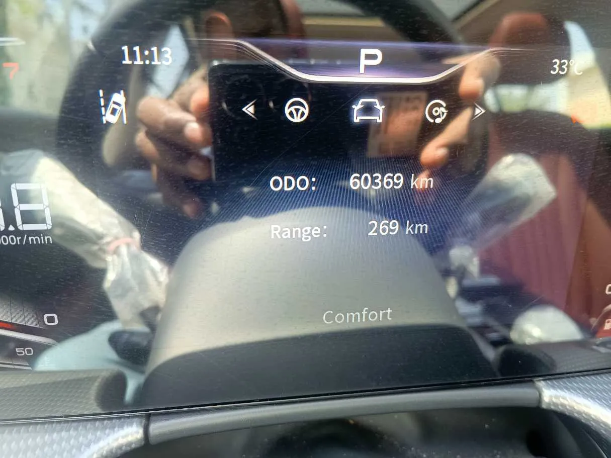 Car image 26