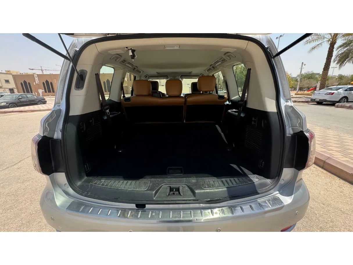 Car image 28