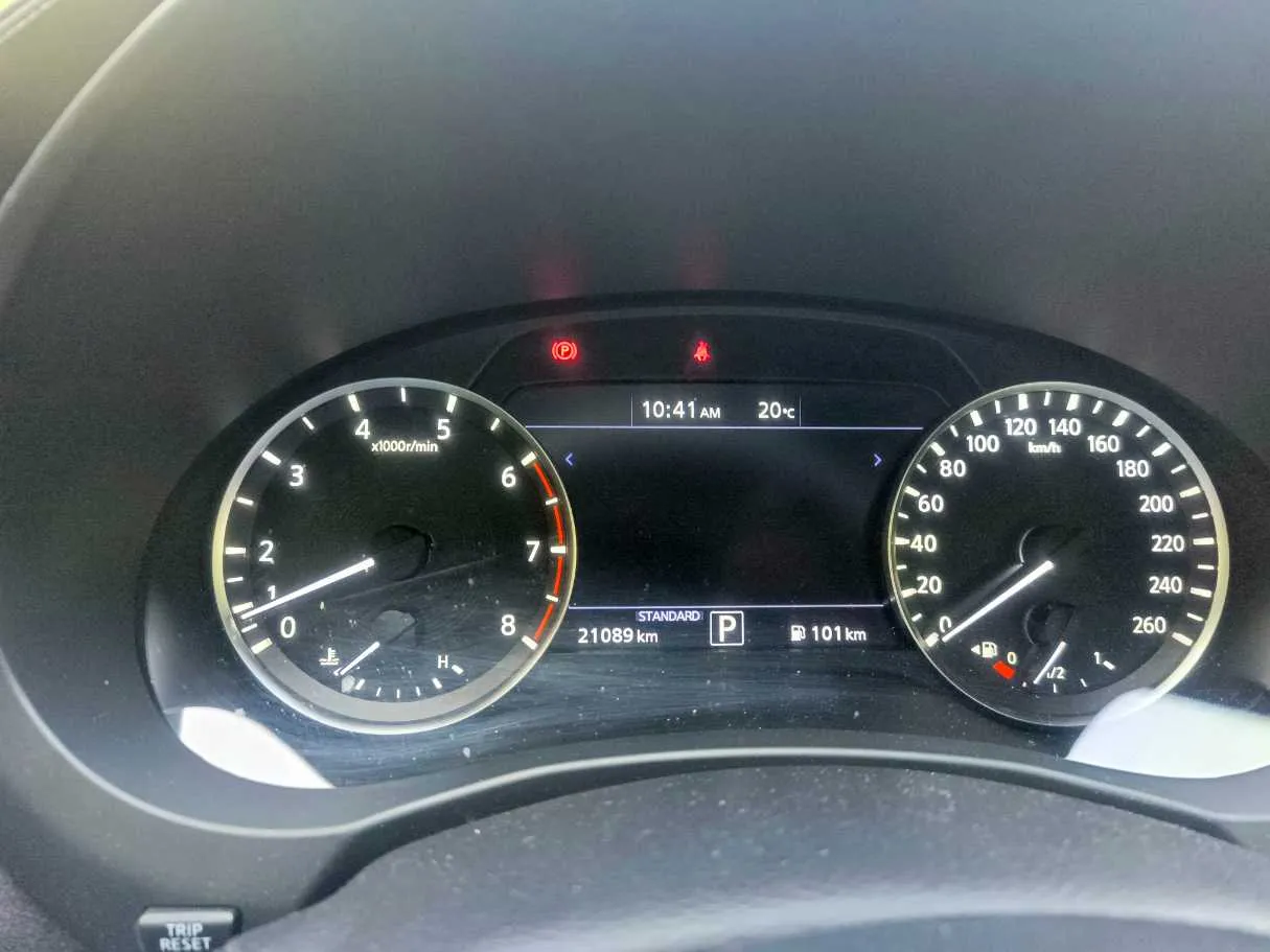 Car image 26