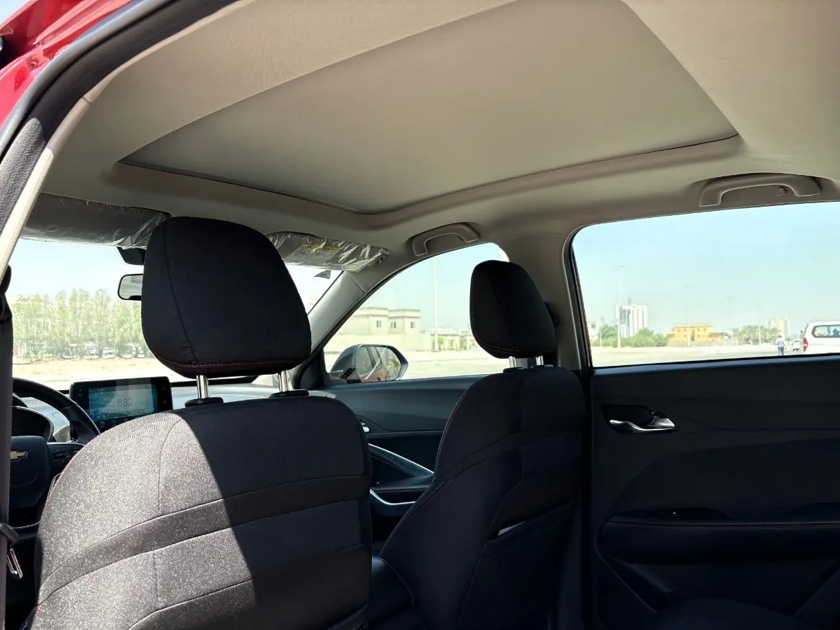 Car image 17