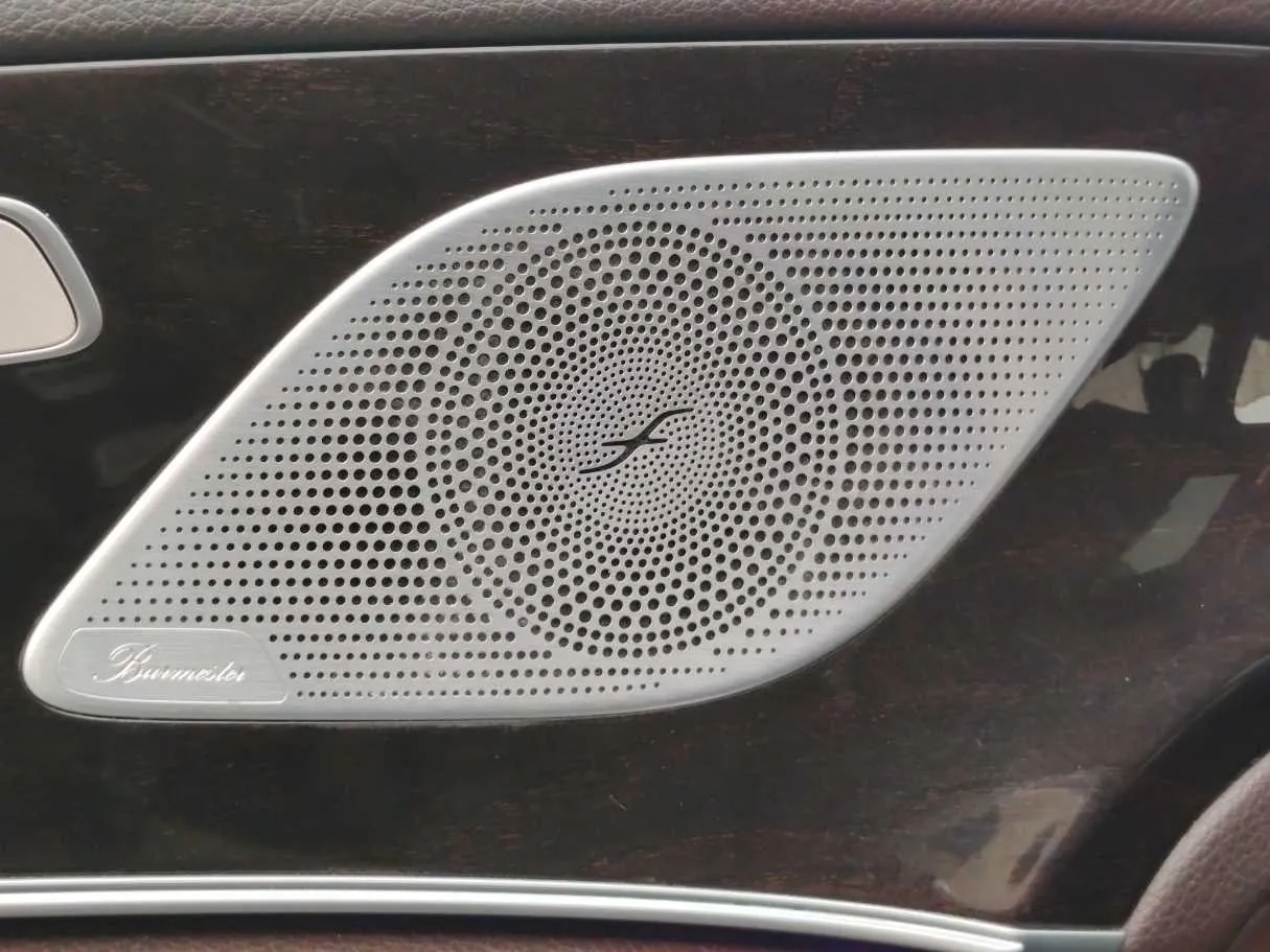 Car image 28