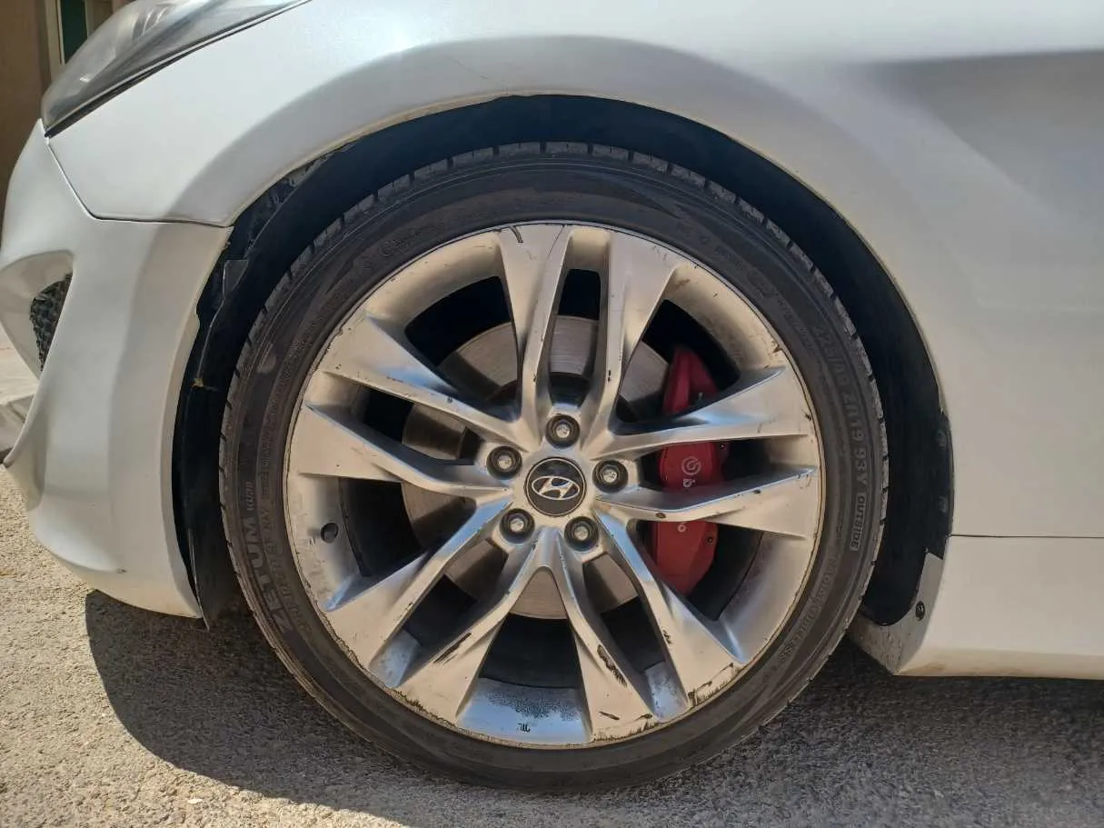 Car image 9