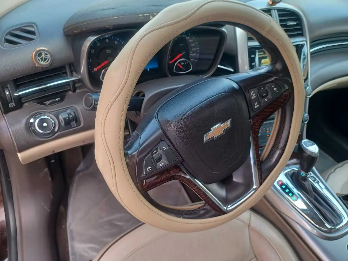 Car image 19