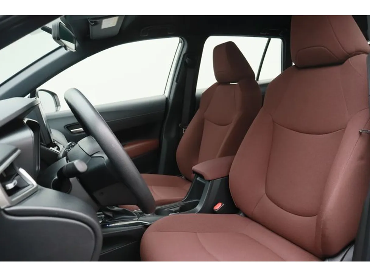 Car image 8