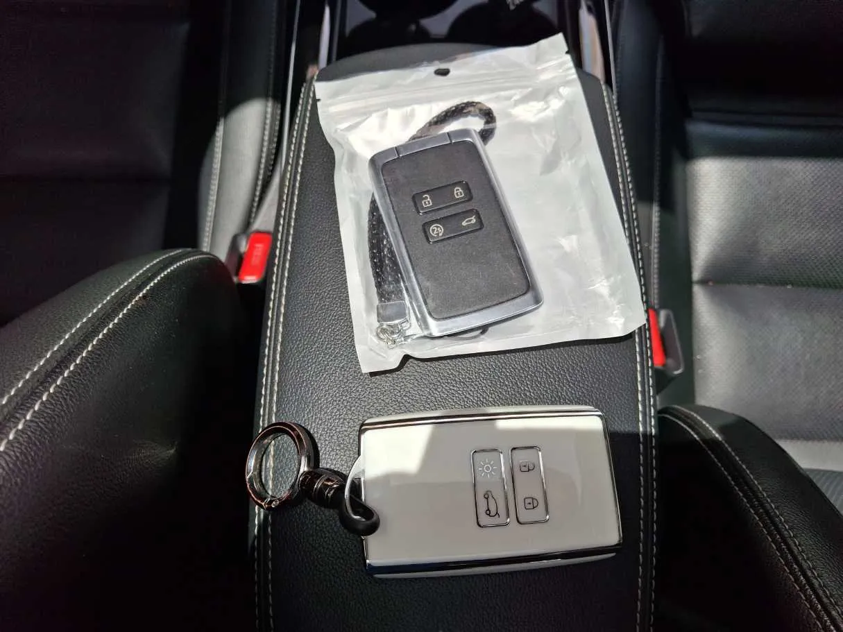 Car image 20