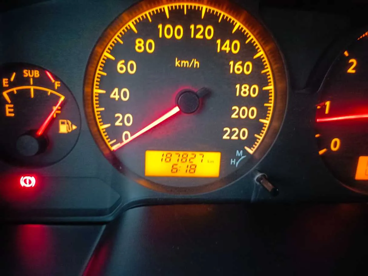 Car image 24