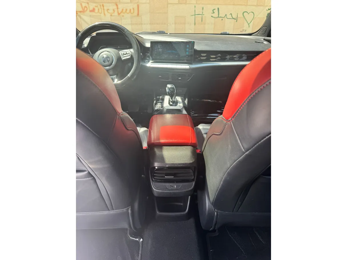 Car image 20