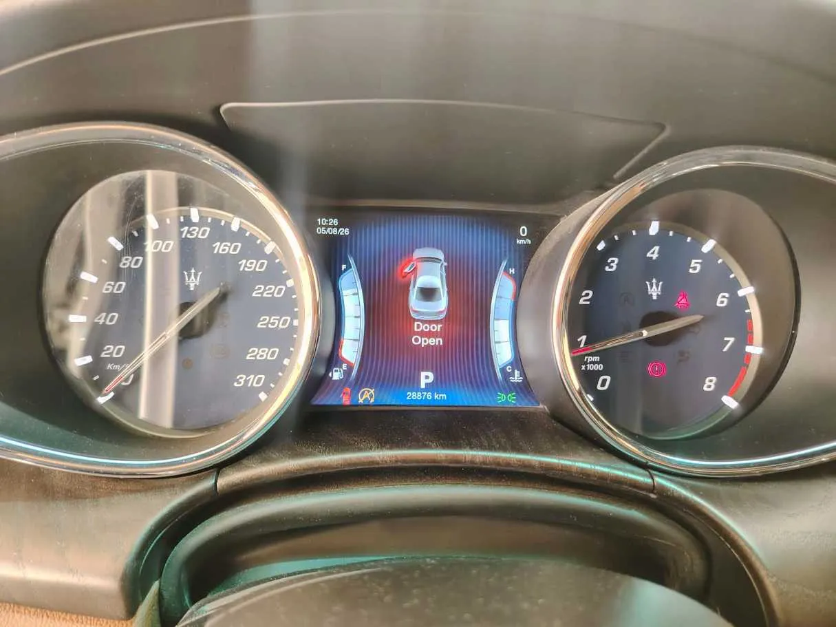 Car image 29