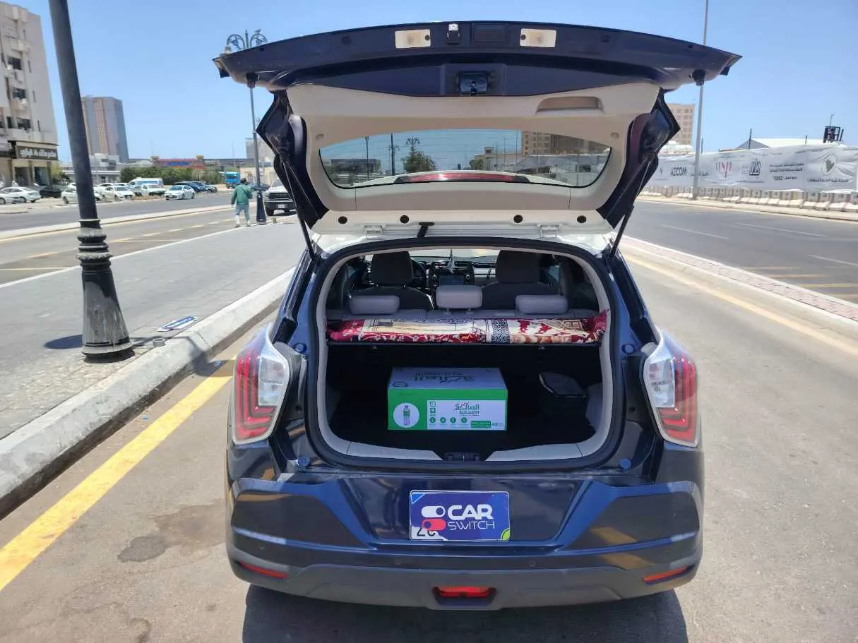 Car image 26