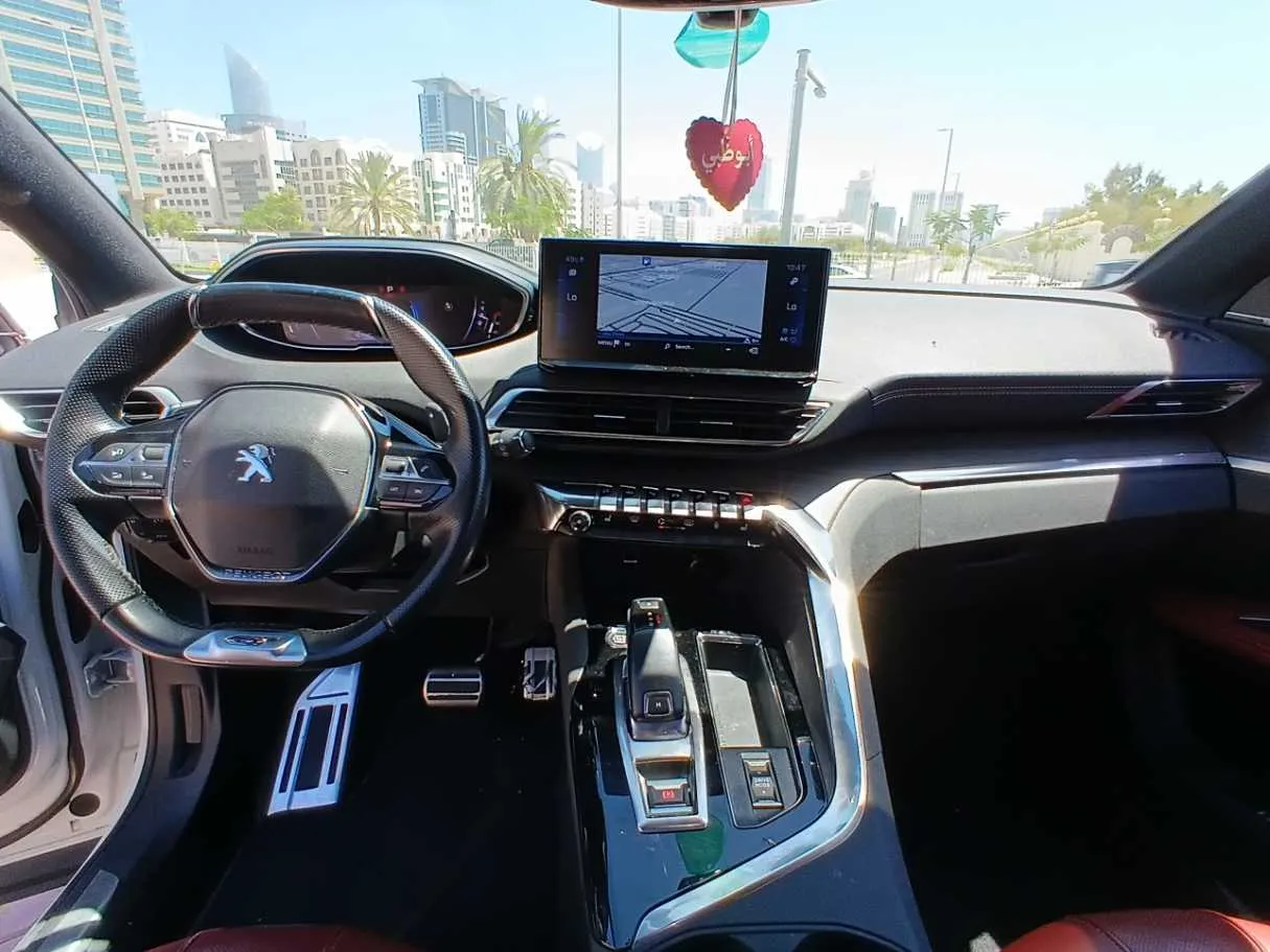 Car image 16