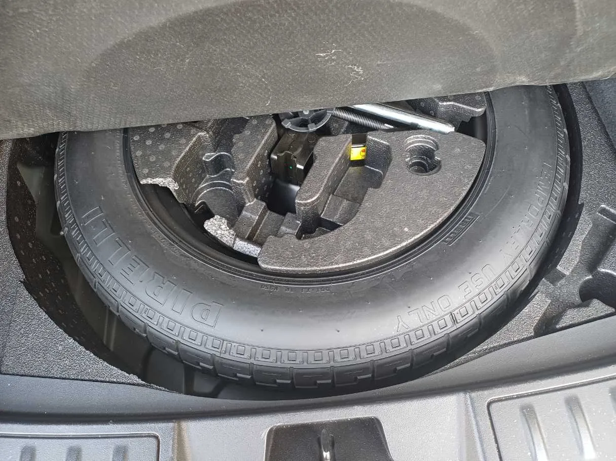 Car image 20