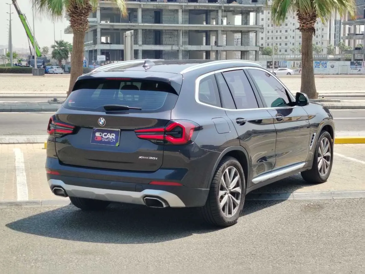 Car image 5