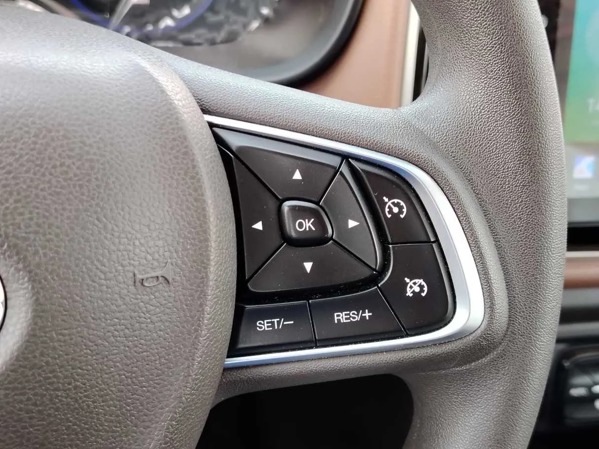 Car image 27