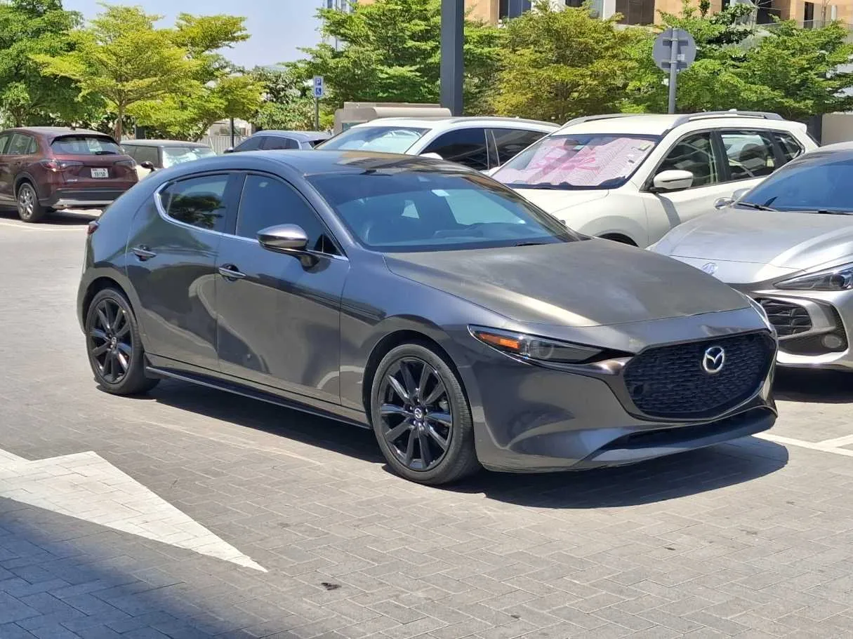 Car image 3
