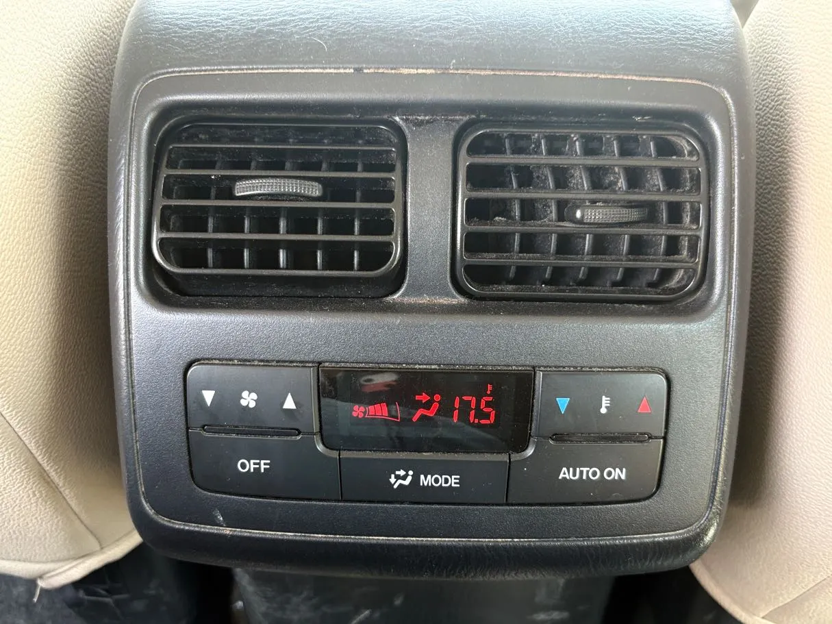 Car image 29