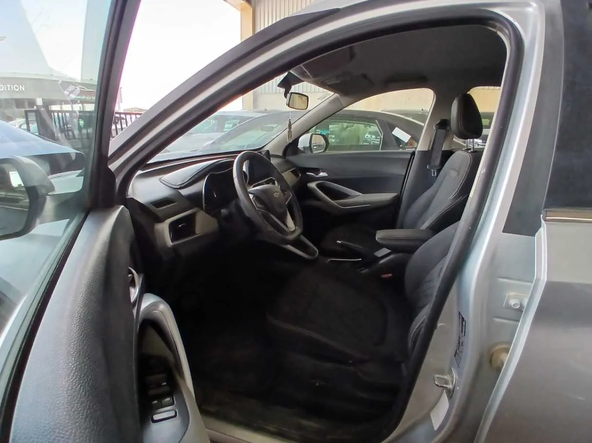 Car image 7