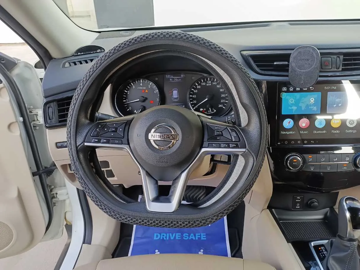 Car image 17