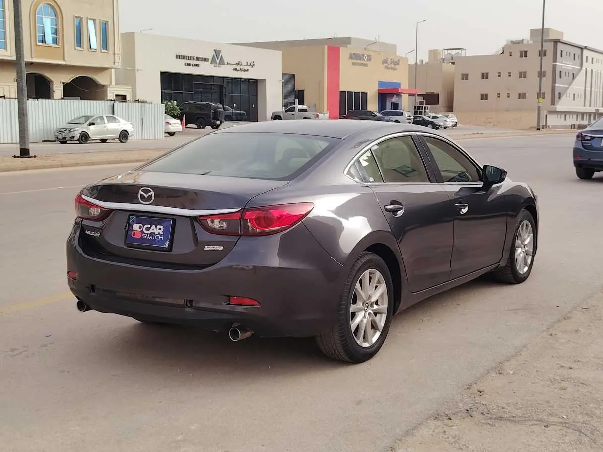 Car image 5