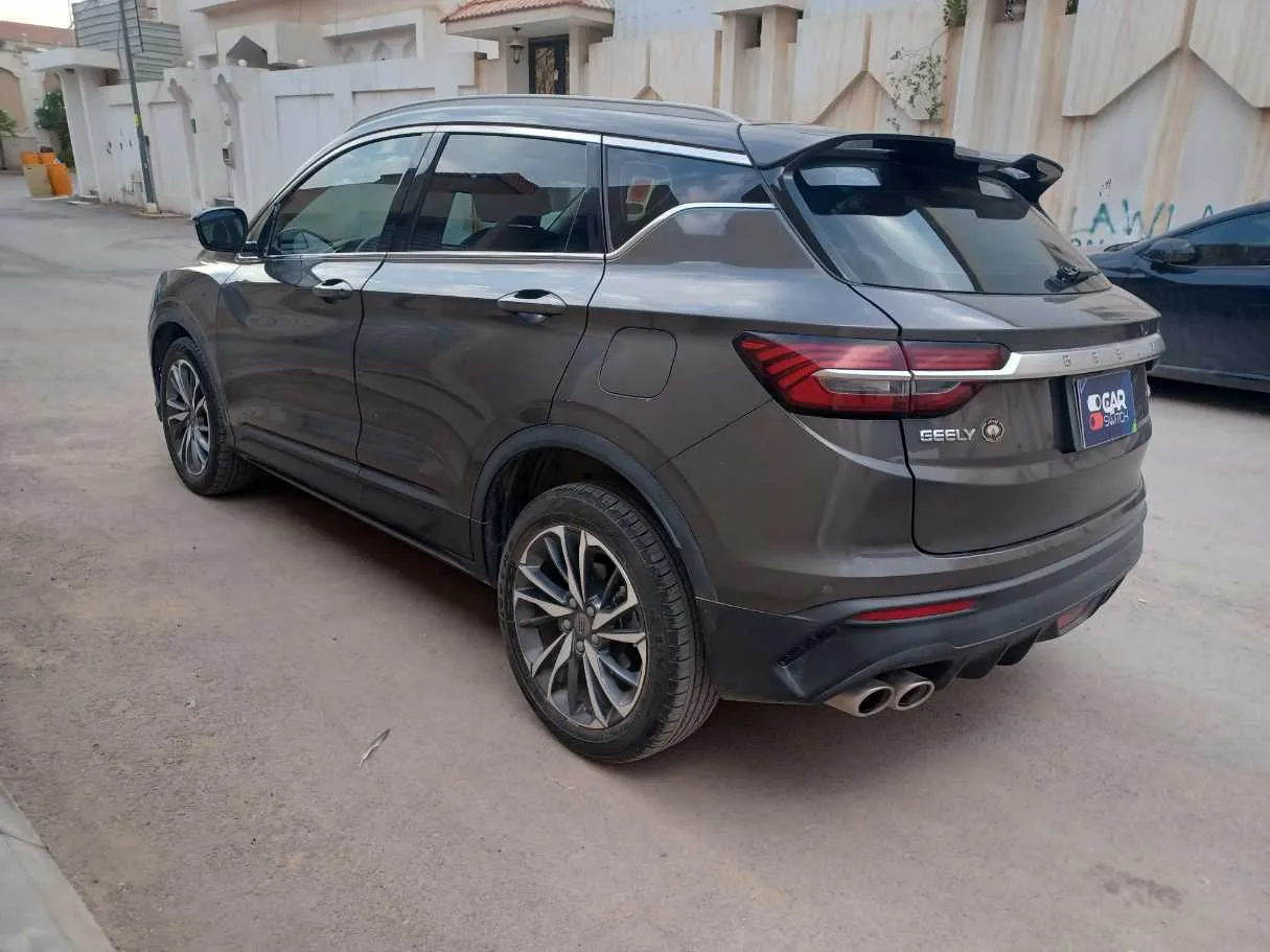 Car image 7