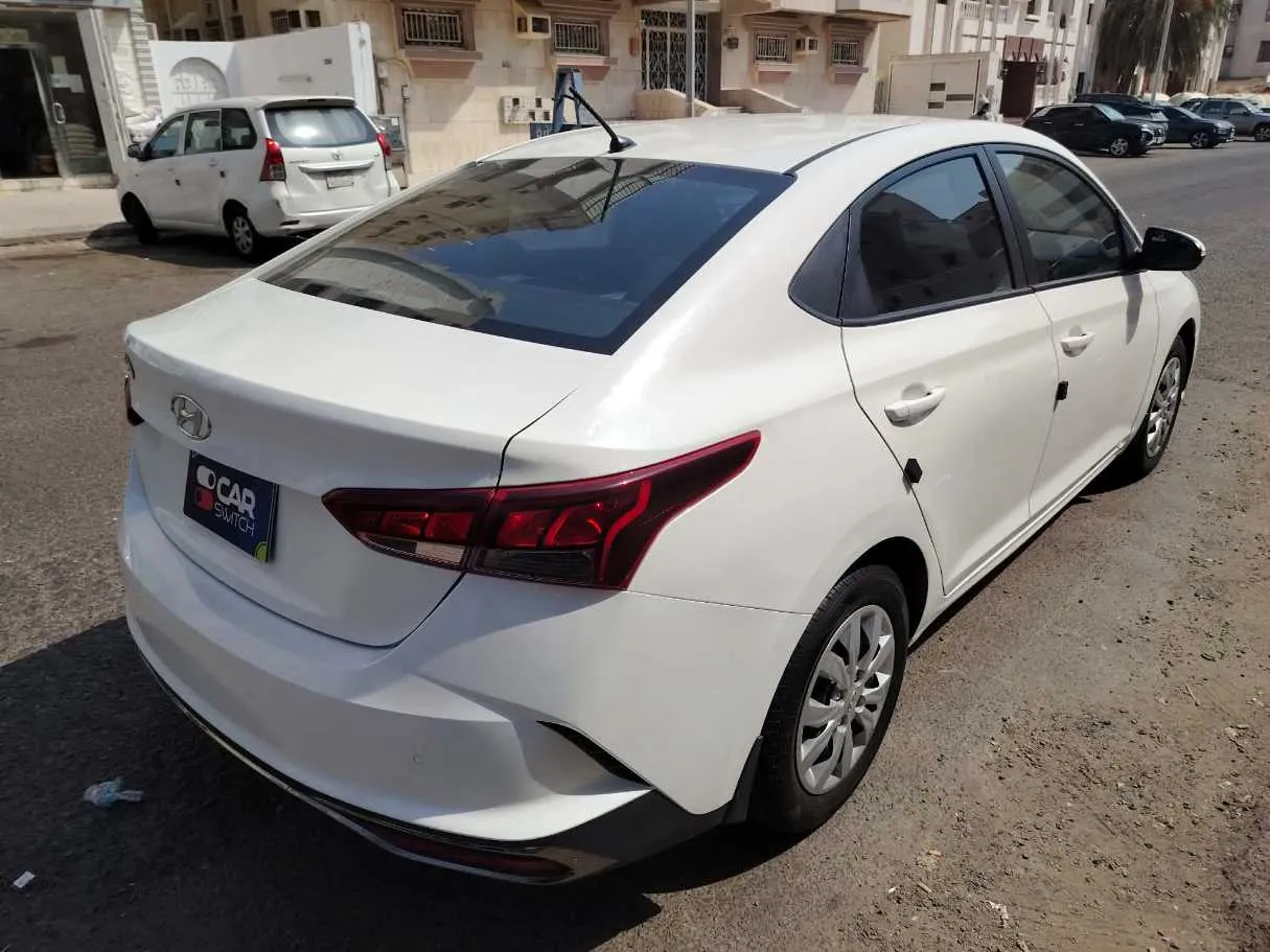 Car image 5
