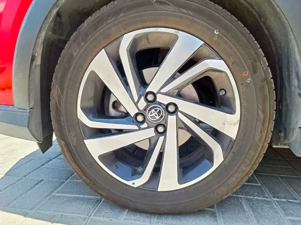 Car image 10