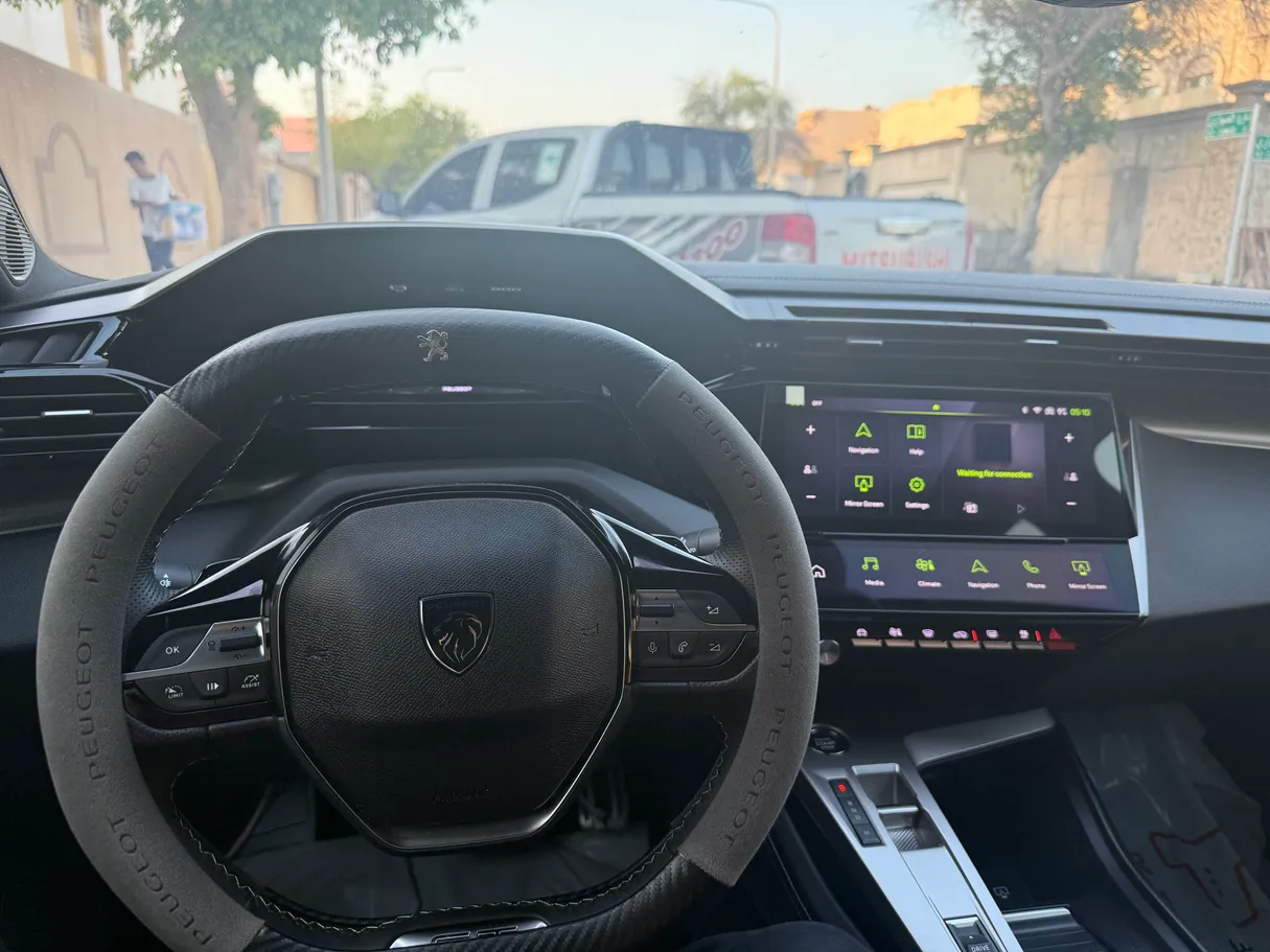 Car image 5