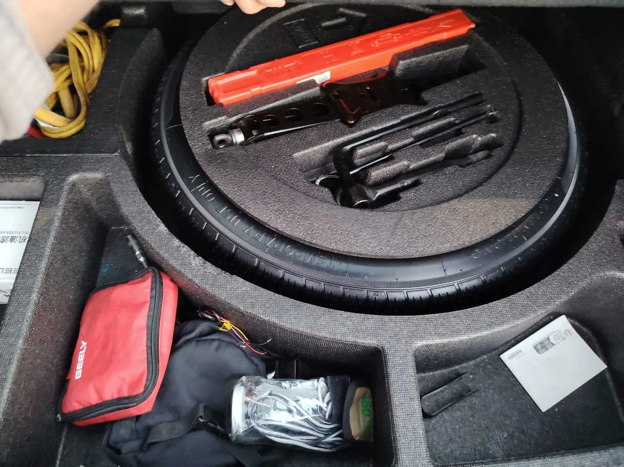 Car image 21