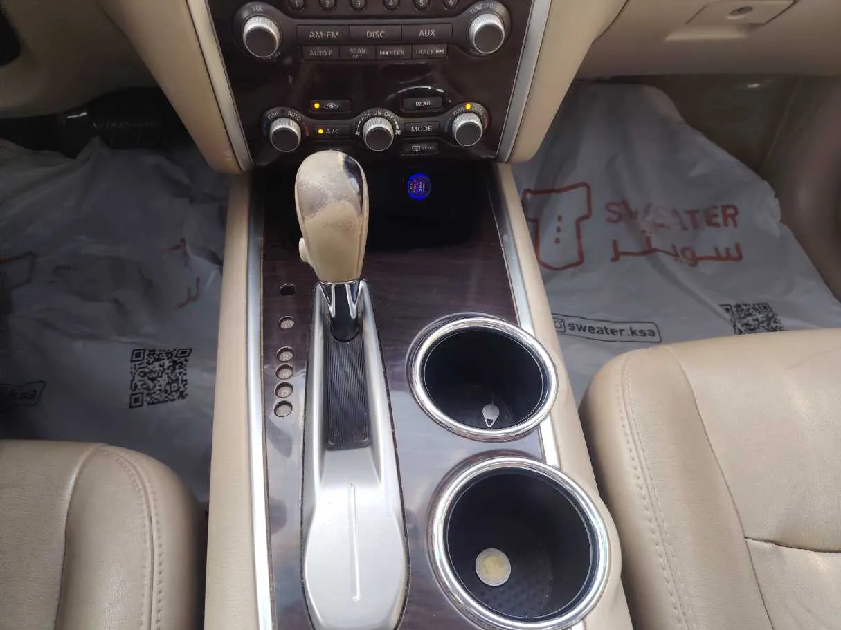 Car image 24