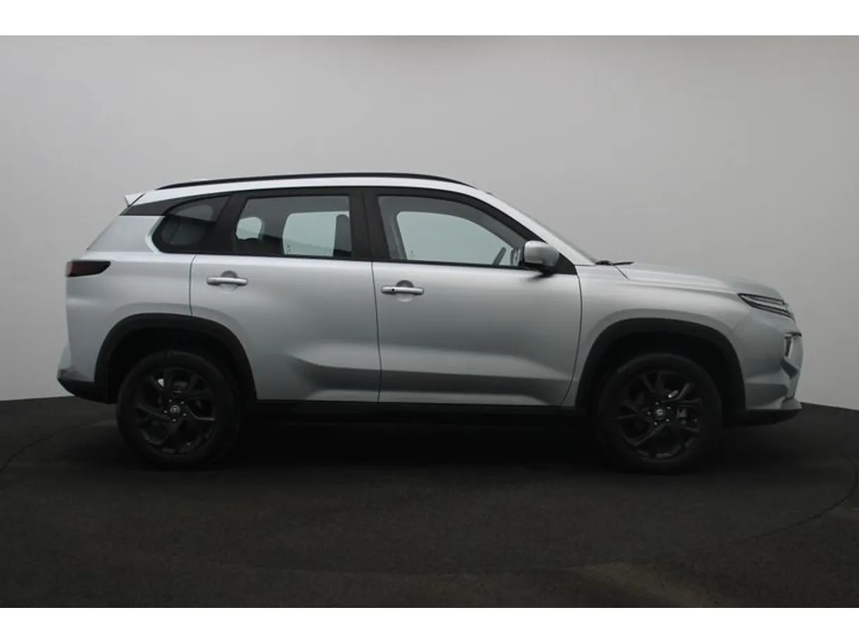 Car image 13