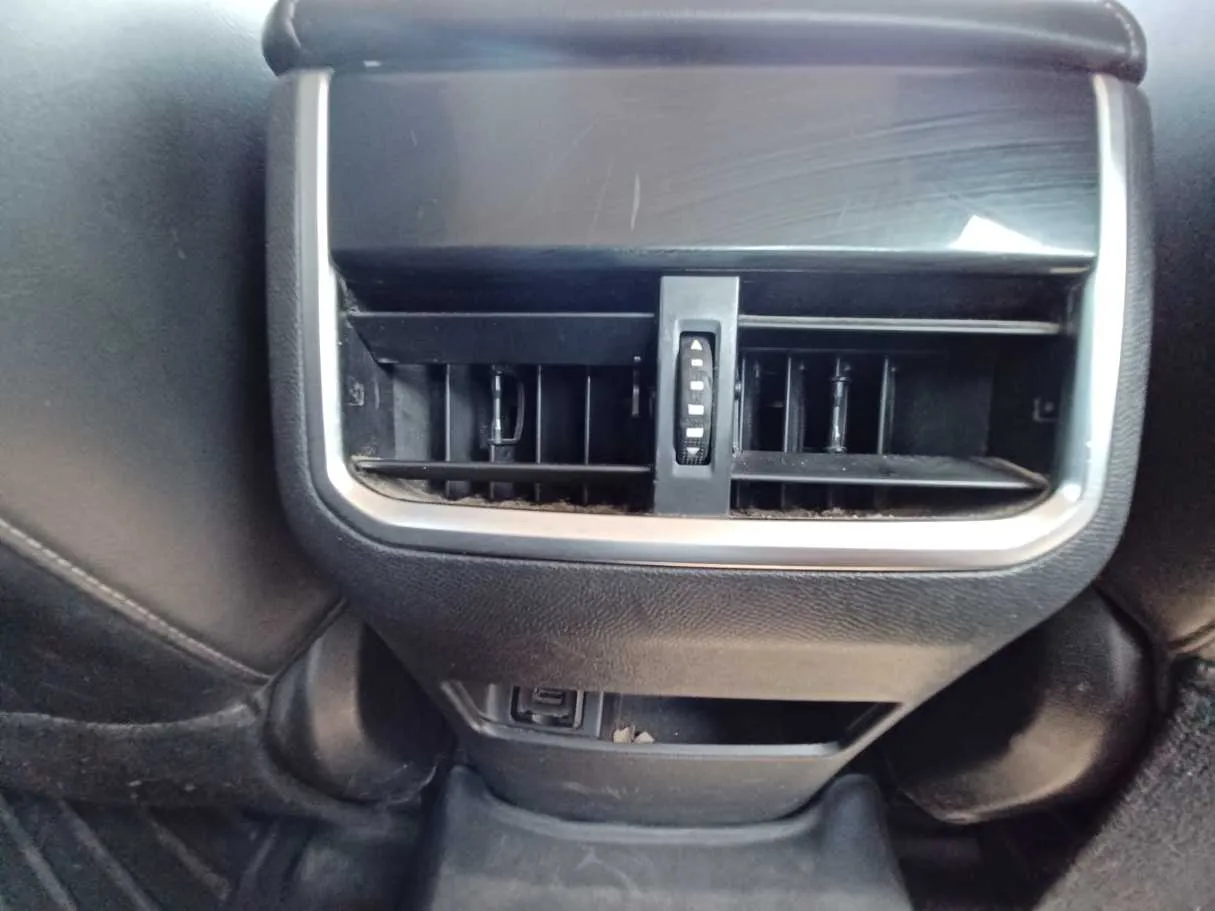 Car image 23