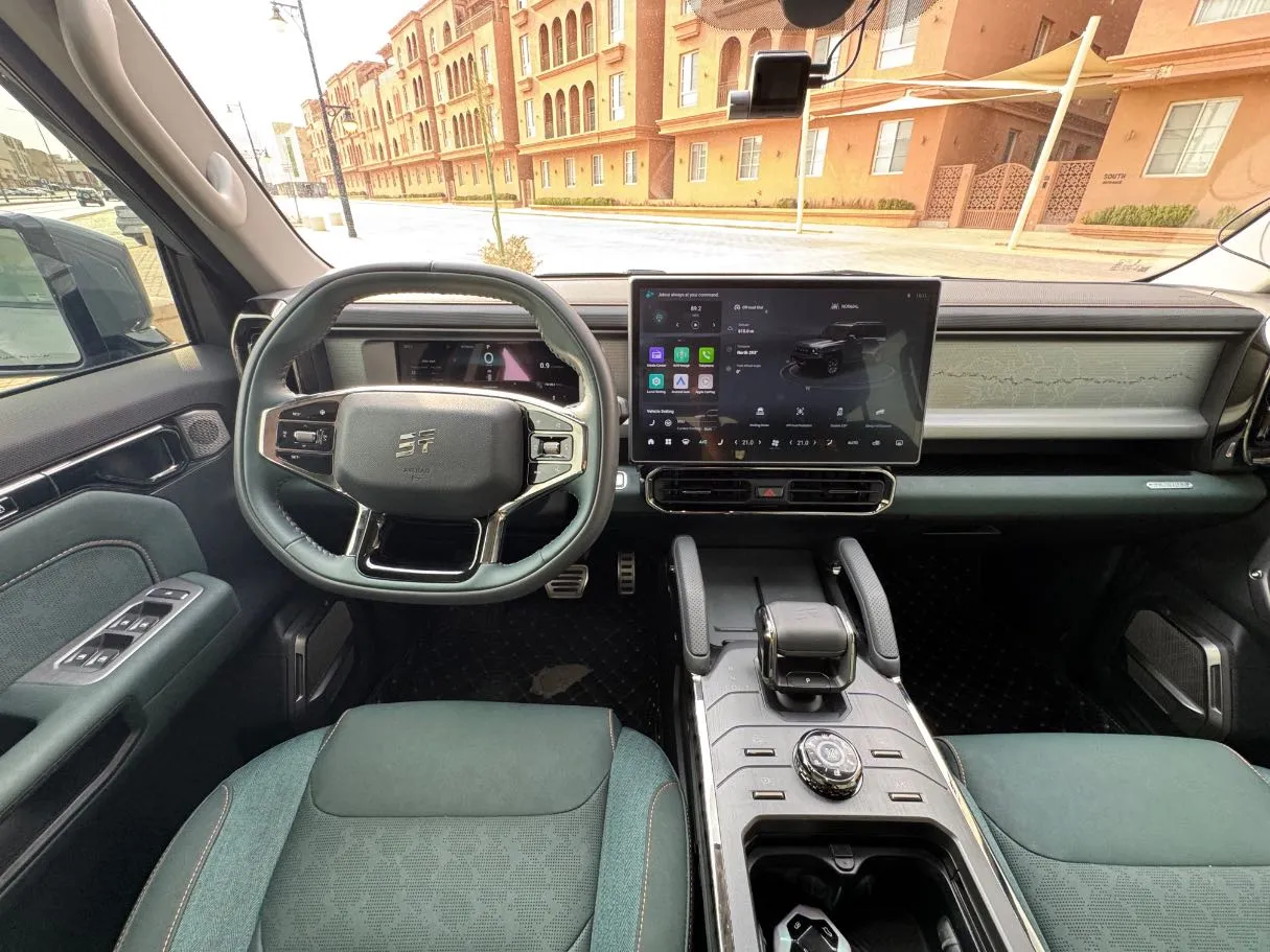 Car image 18