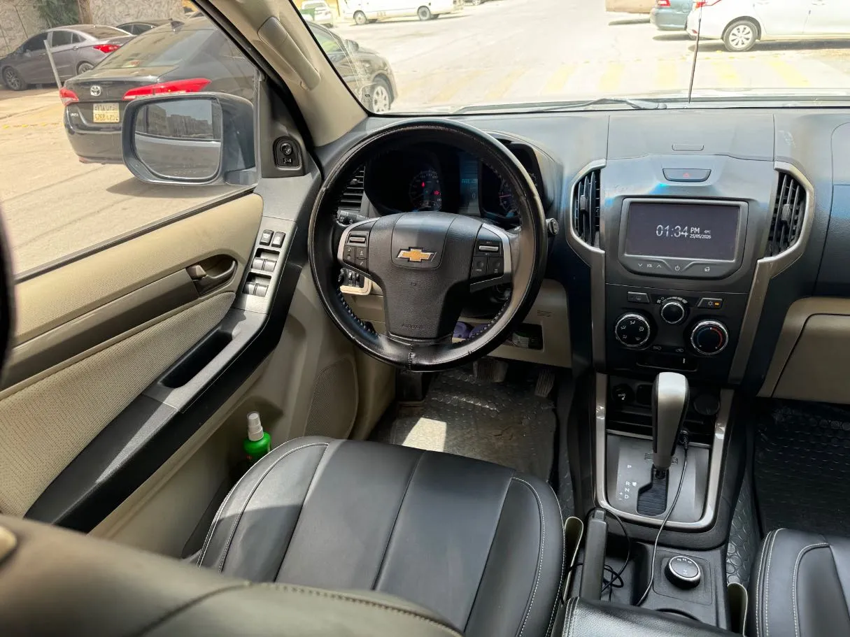 Car image 10