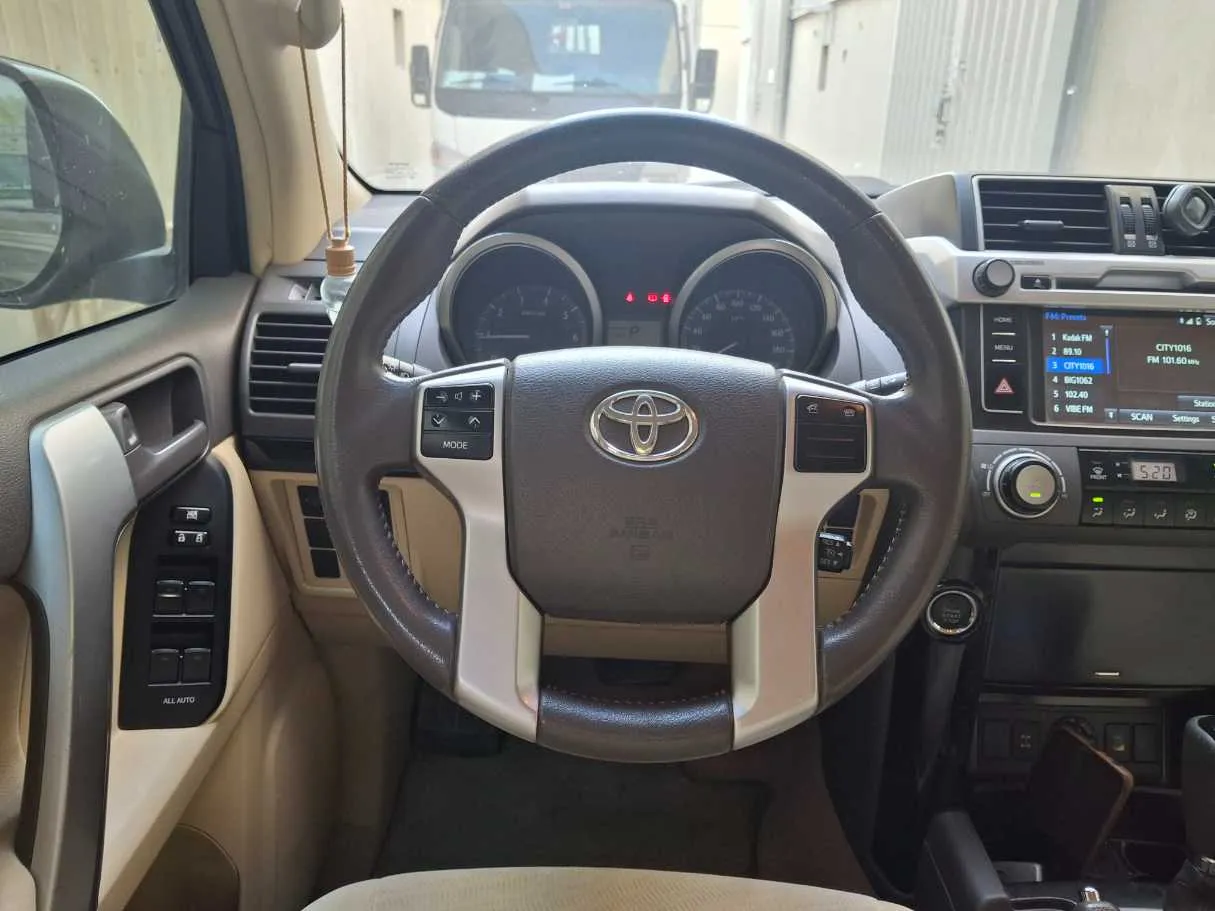 Car image 10