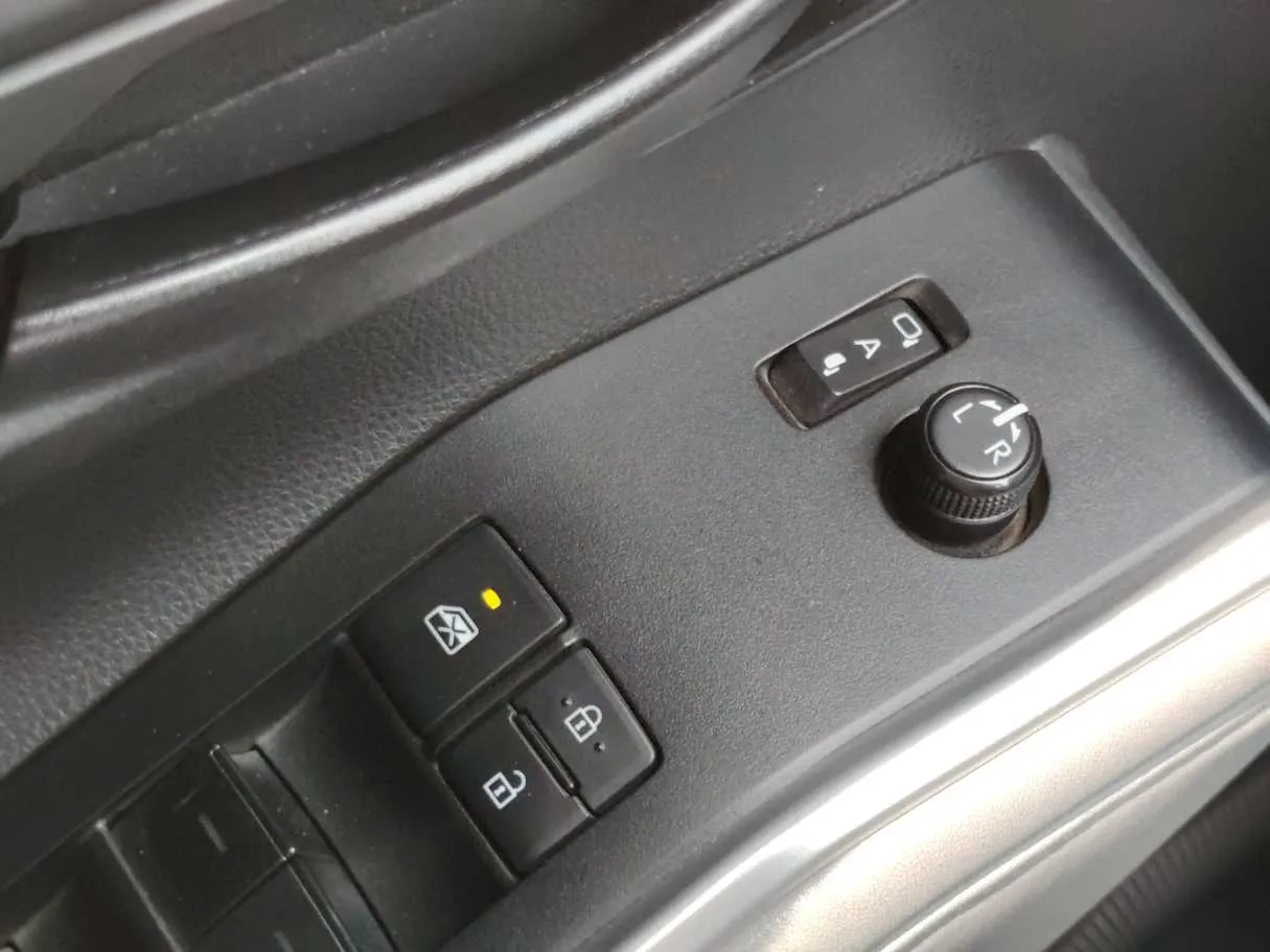 Car image 33
