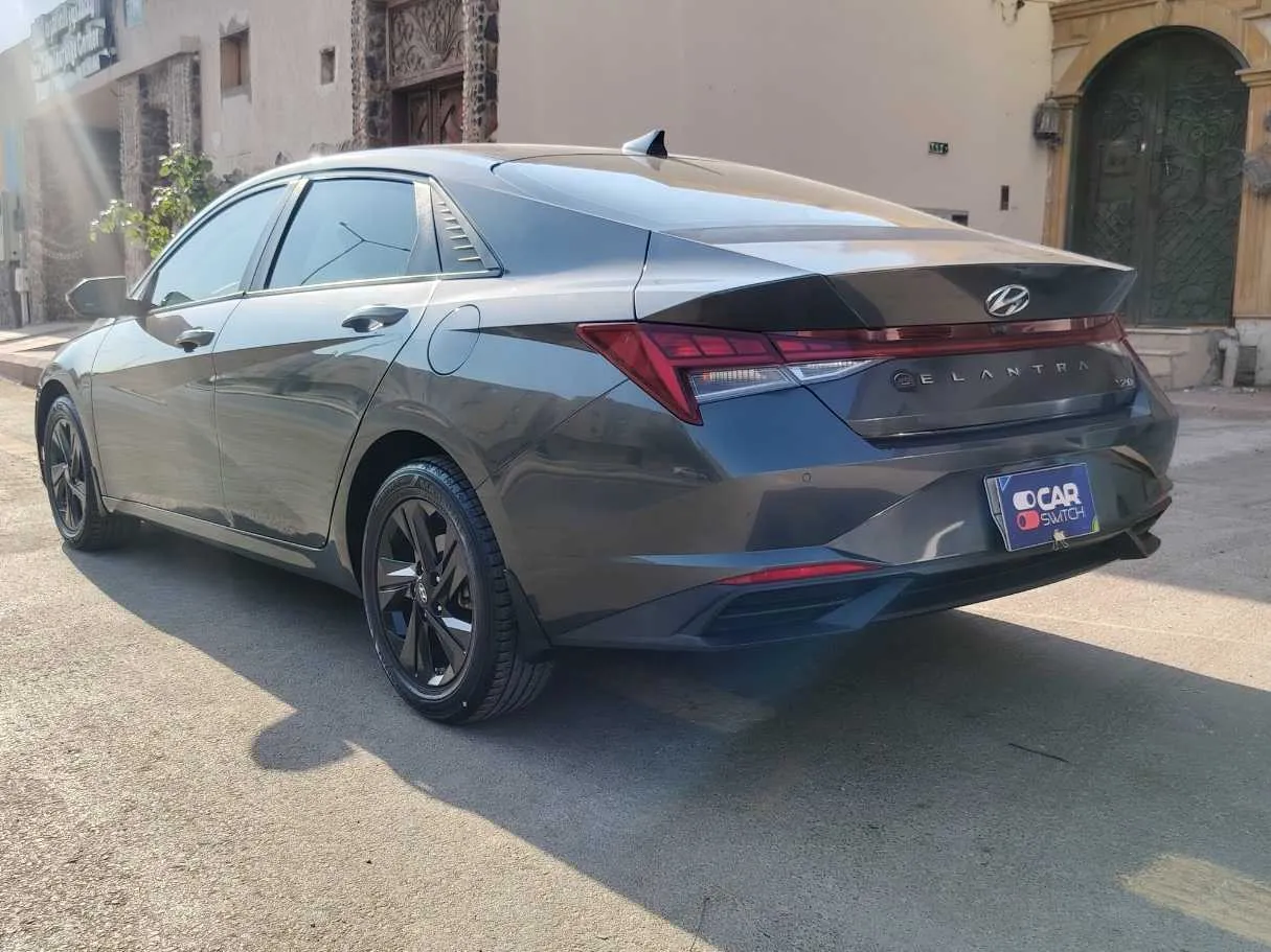 Car image 6