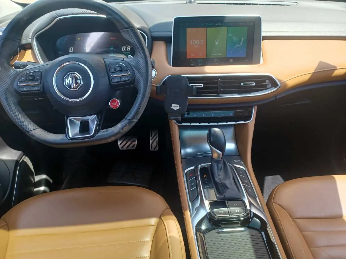 Car image 16