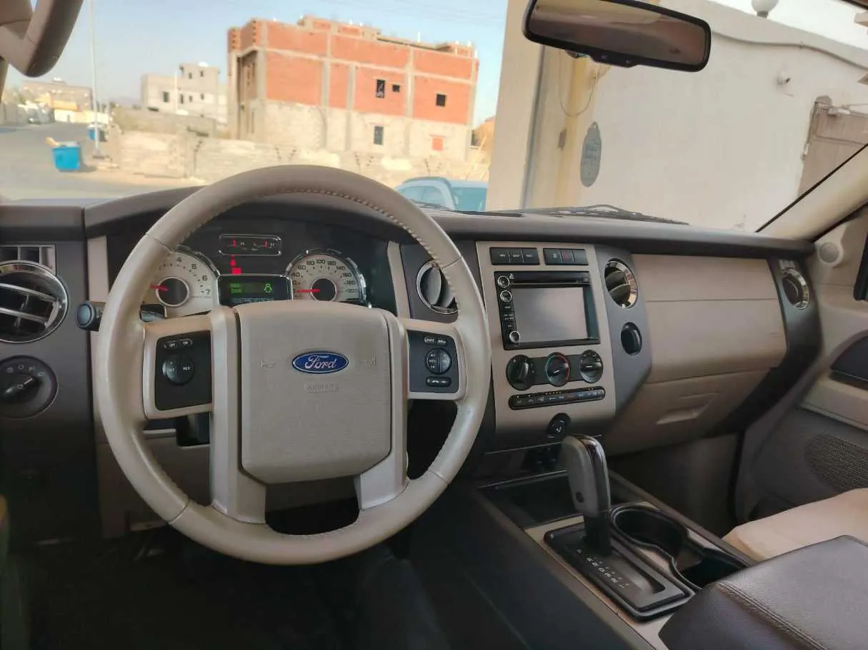 Car image 27