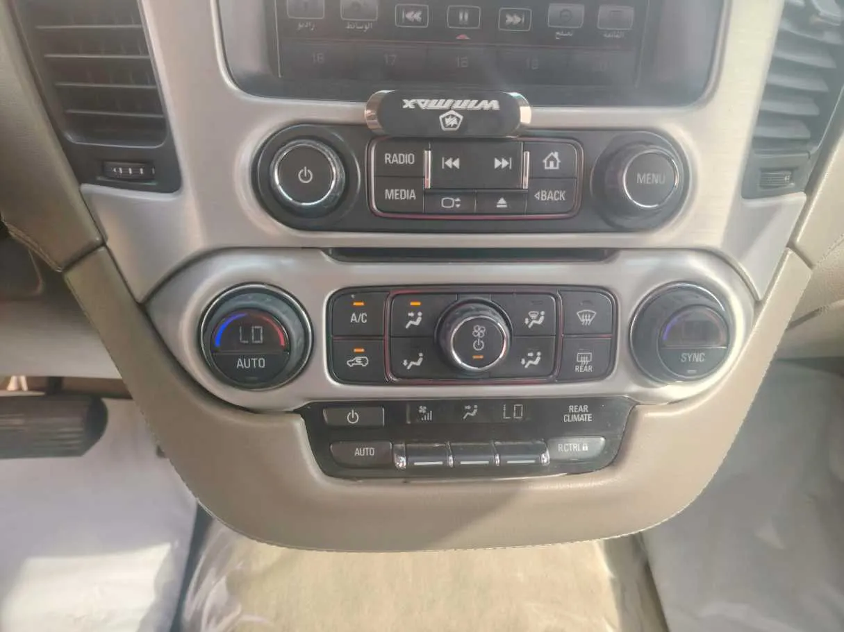 Car image 23