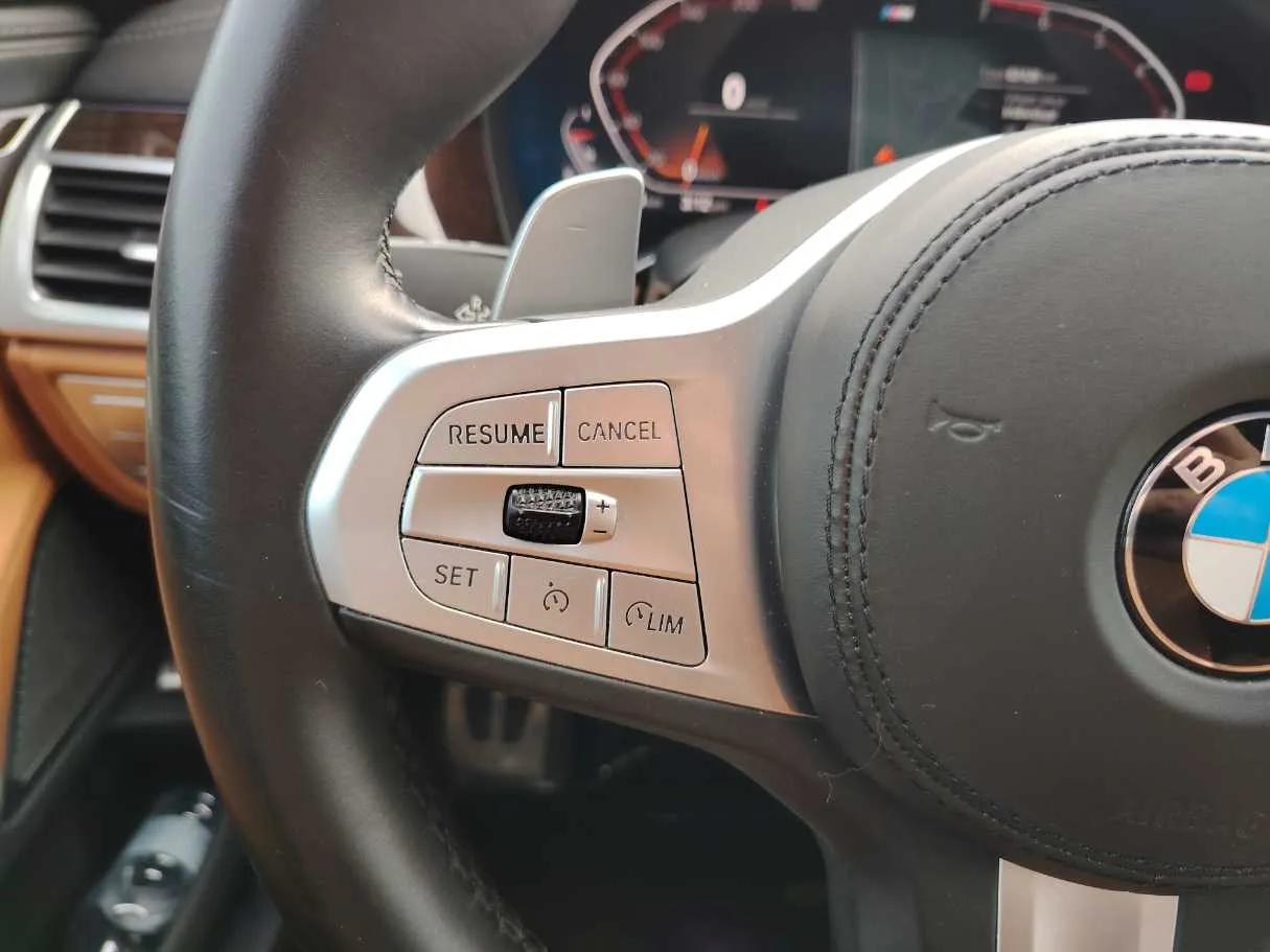 Car image 27