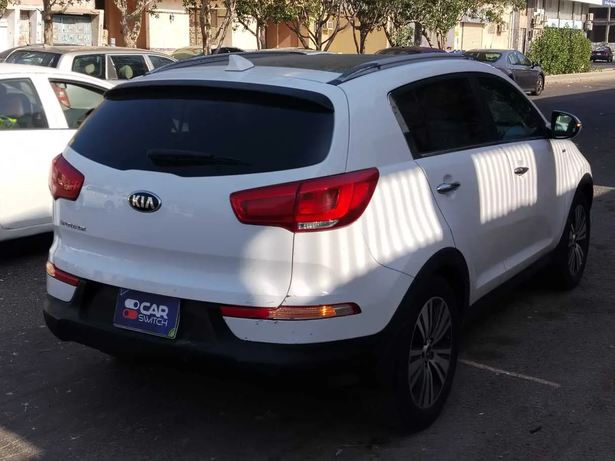 Car image 5