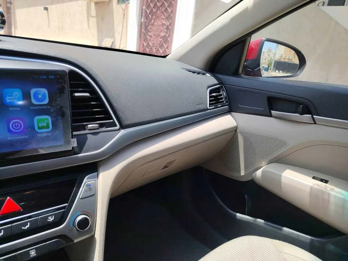 Car image 32