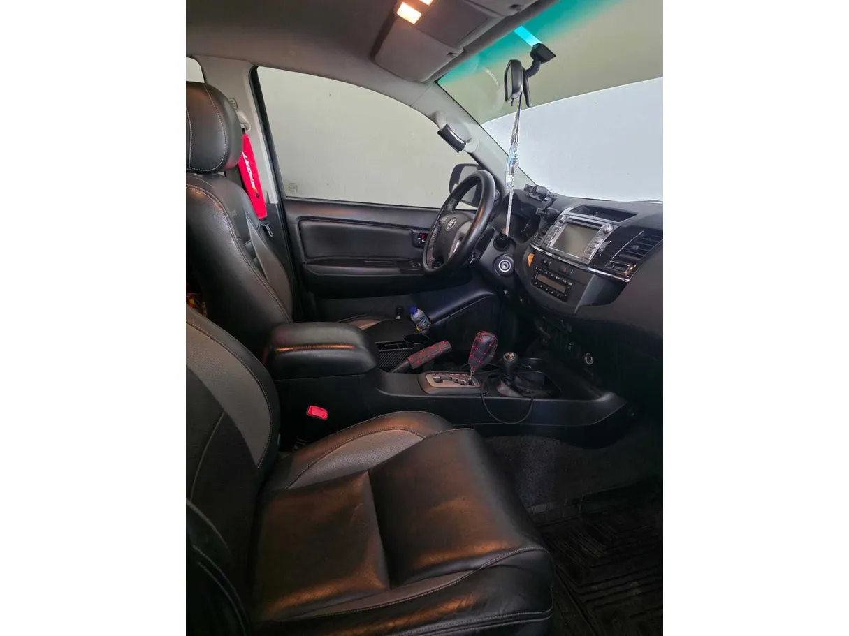 Car image 9