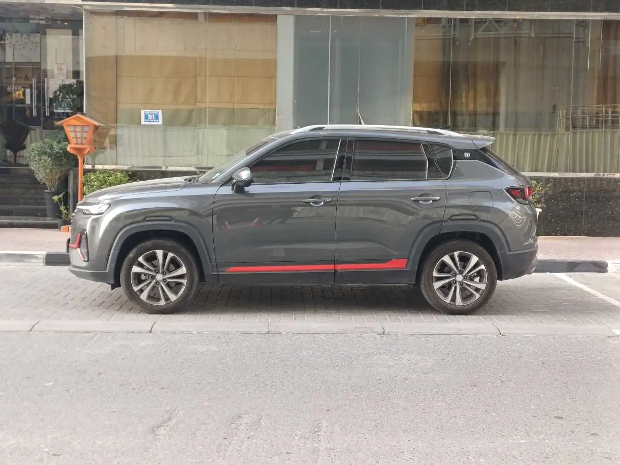 Car image 8