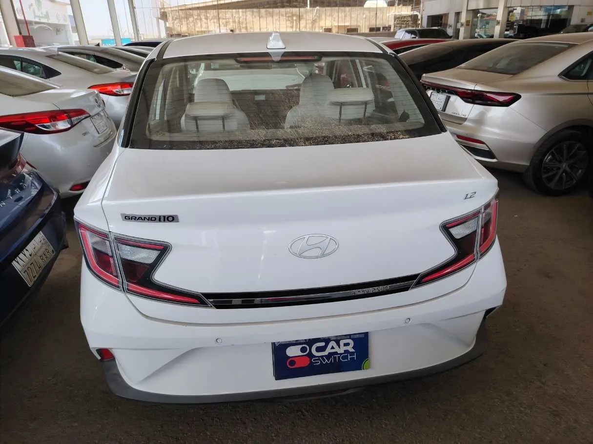 Car image 6