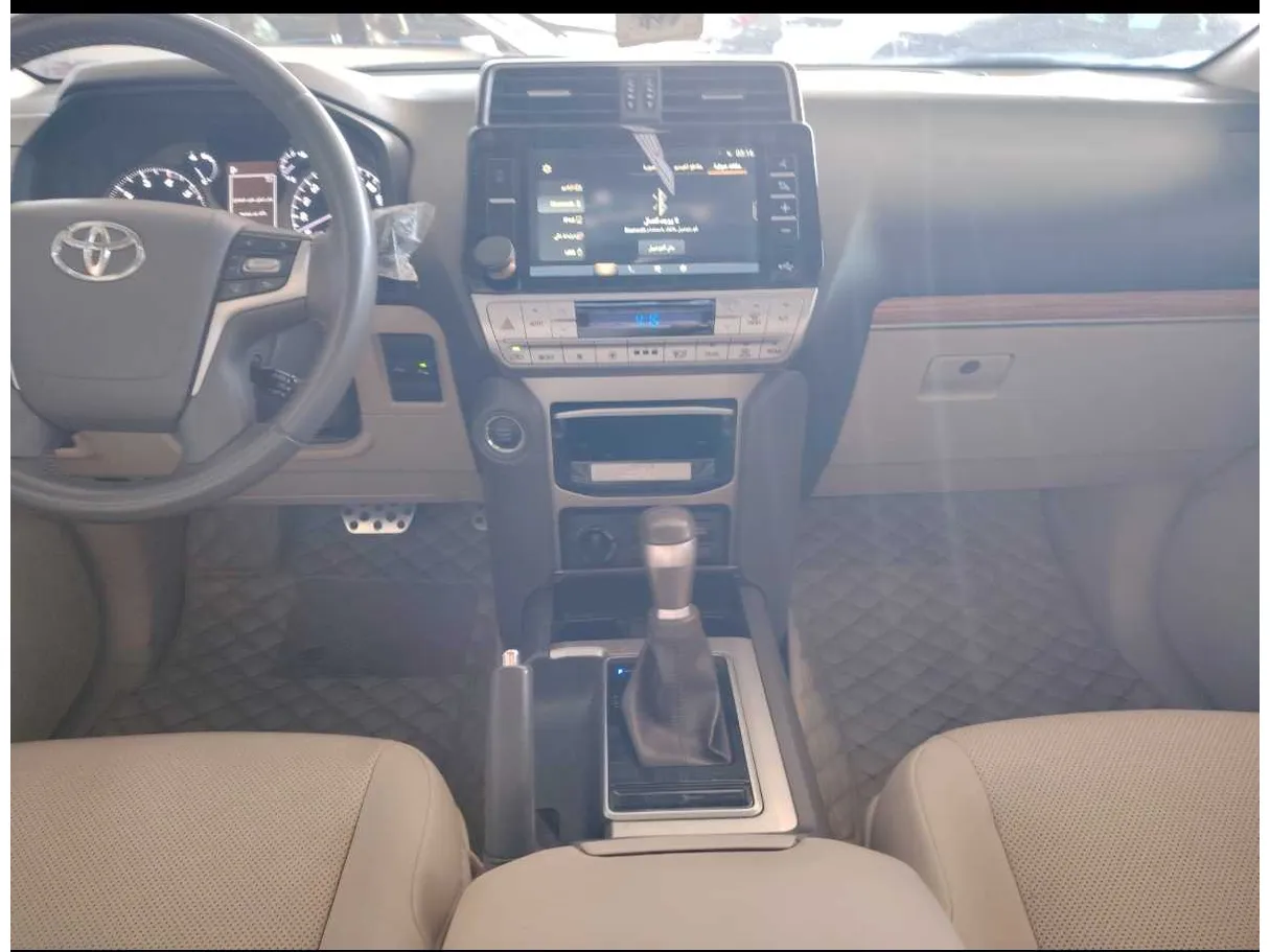 Car image 24