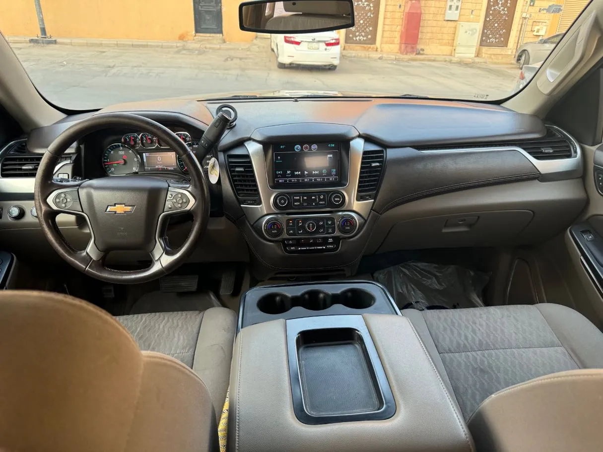 Car image 17