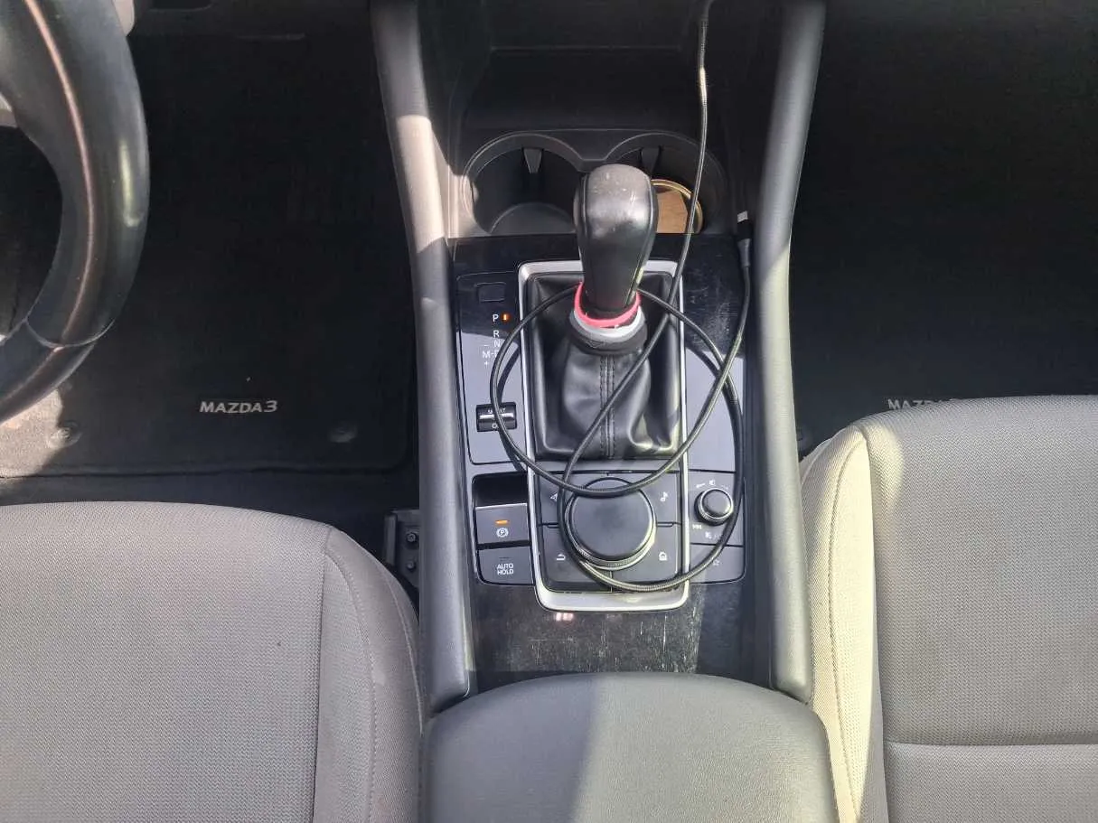 Car image 15